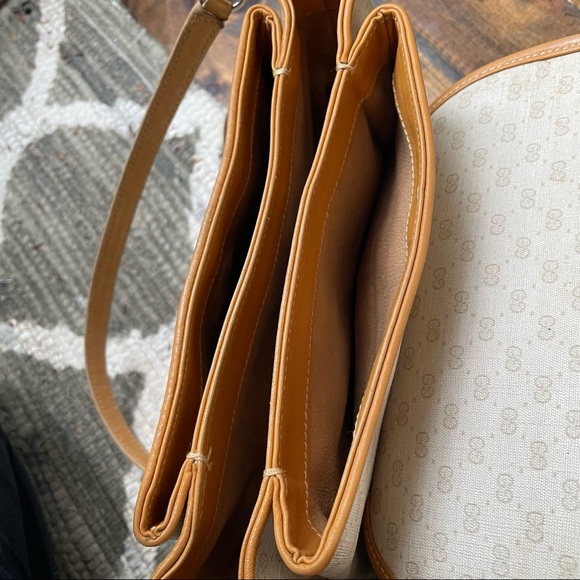 Gucci Signature Canvas Leather Trim Vintage Shoulder/Crossbody - Picture 11 of 13